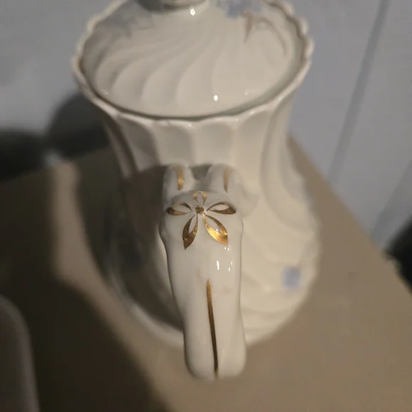 VINTAGE Haviland White Teapot with Blue Floral Design - Picture 4 of 16
